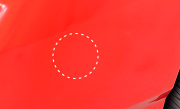 近くから見ても目立たない