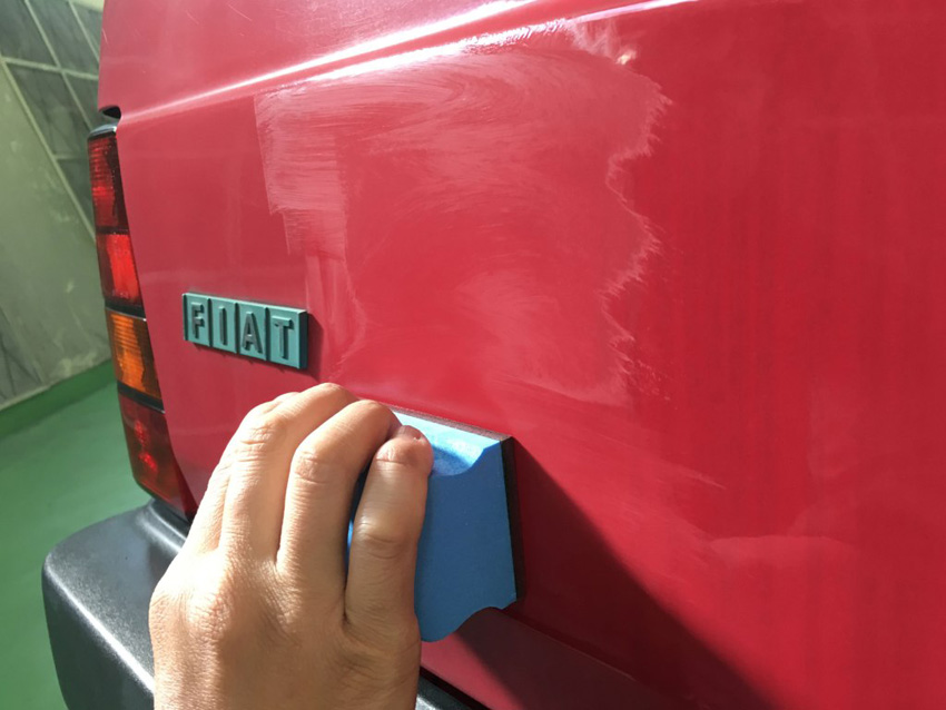 劣化した塗装を磨いてキレイにする Fiat Panda 旧車補修プロジェクト レトロカー再生への道 99工房