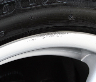 浅いこすりキズ