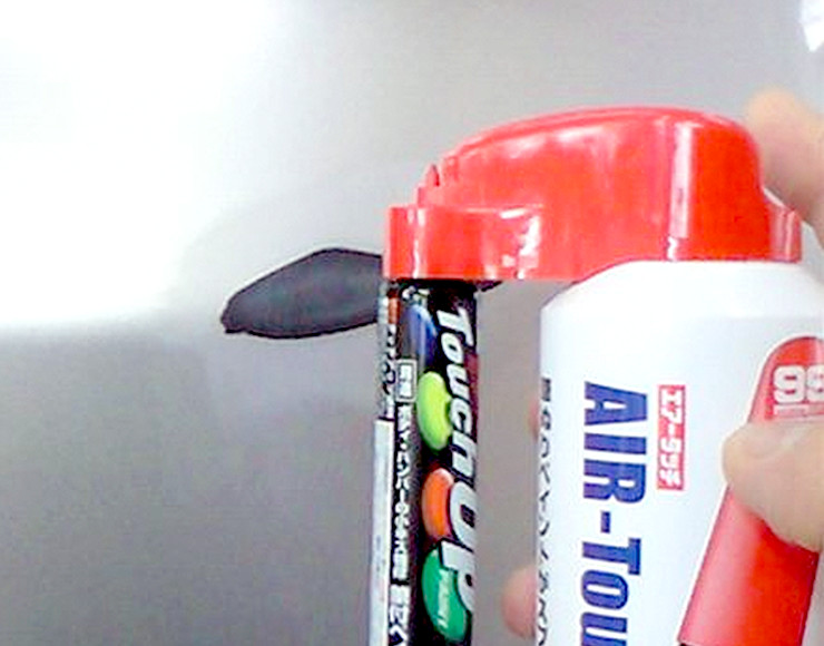 1F7のタッチアップペンをエアータッチに接続して塗装