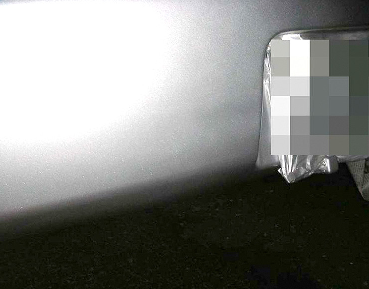 ボディ色を4回、クリアーを3回吹き付ける