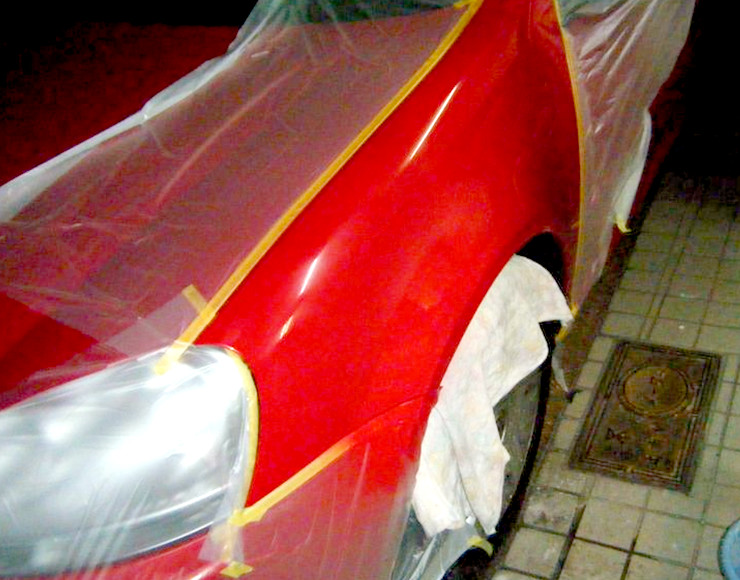 カラースプレーで吹き付け