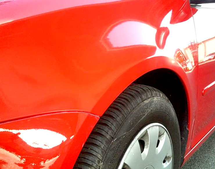 コンパウンドシートで磨き、最後にスポンジを変えて液体コンパウンドで磨く