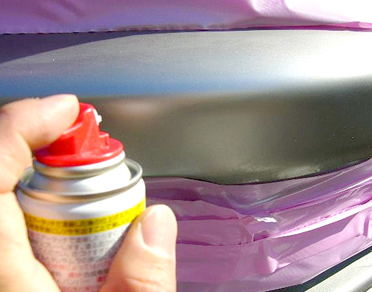 最後に仕上げスプレーを塗る