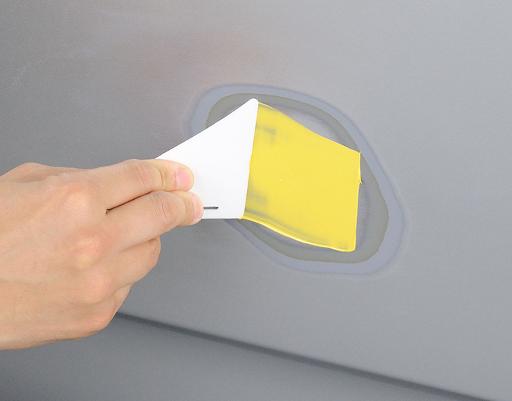 厚づけパテ塗り