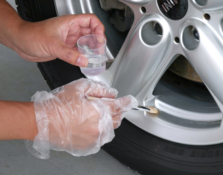 クリーナー液を塗る